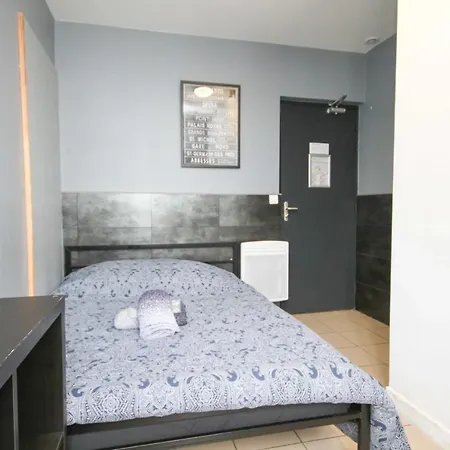 02 - Chambre Avec Lit Double Et Sdb Prive Wifi Saint-Denis  Exterior foto
